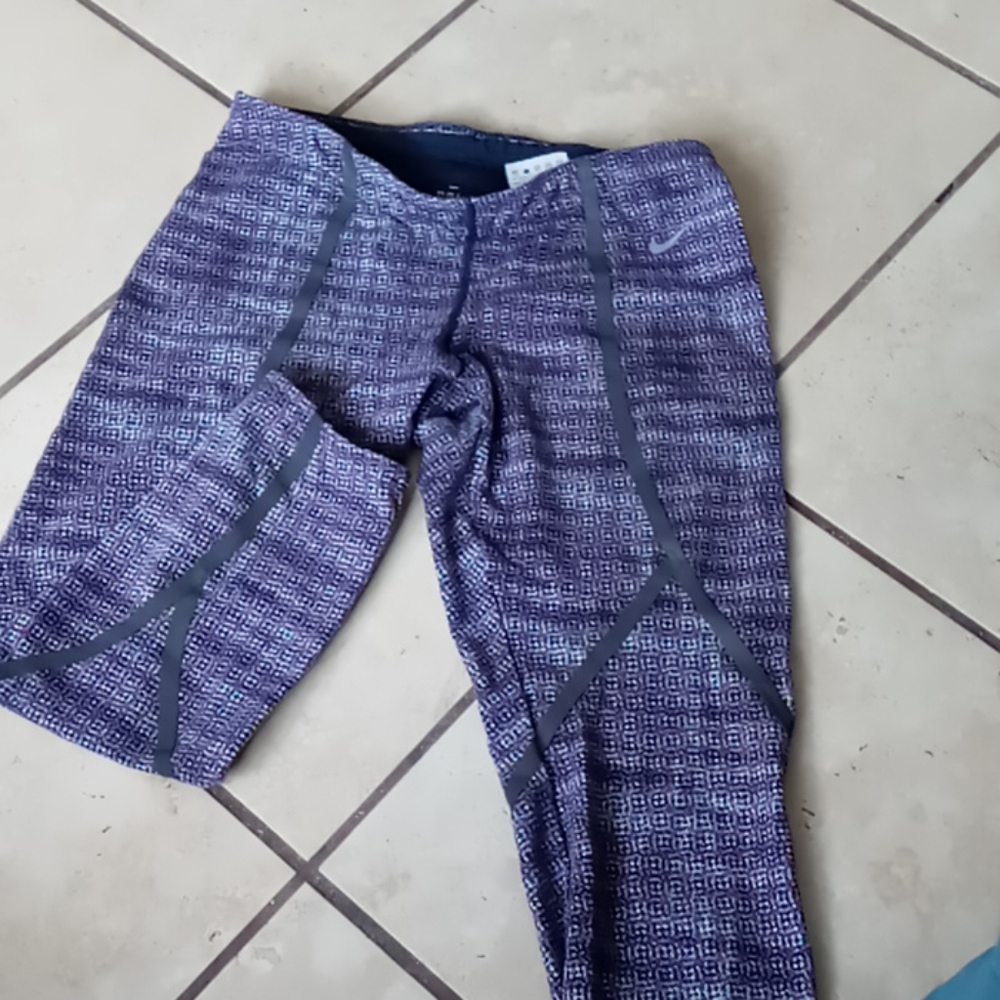 Im selling workout tights
